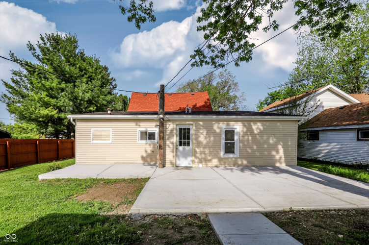Listing Image 44