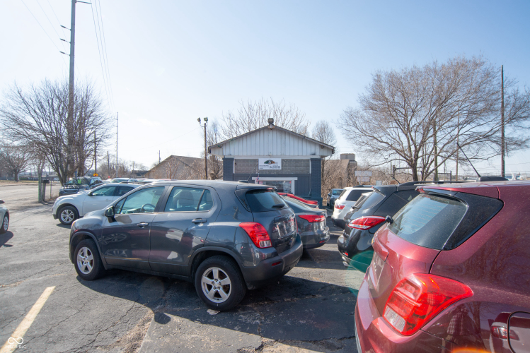 Listing Image 11