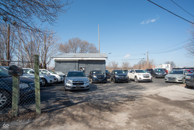 Listing Image 14