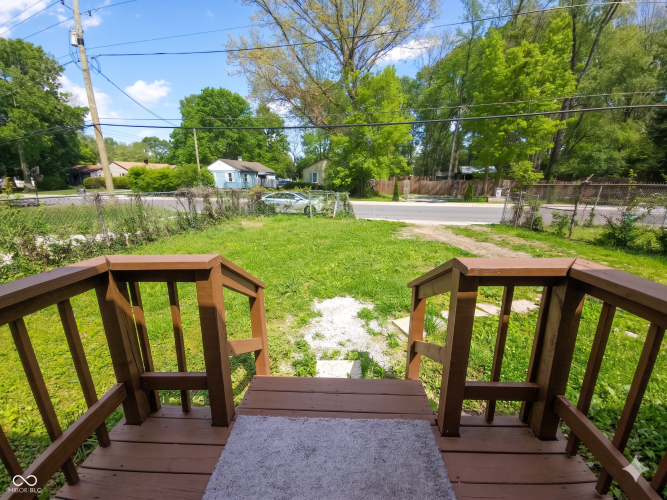 Listing Image 4