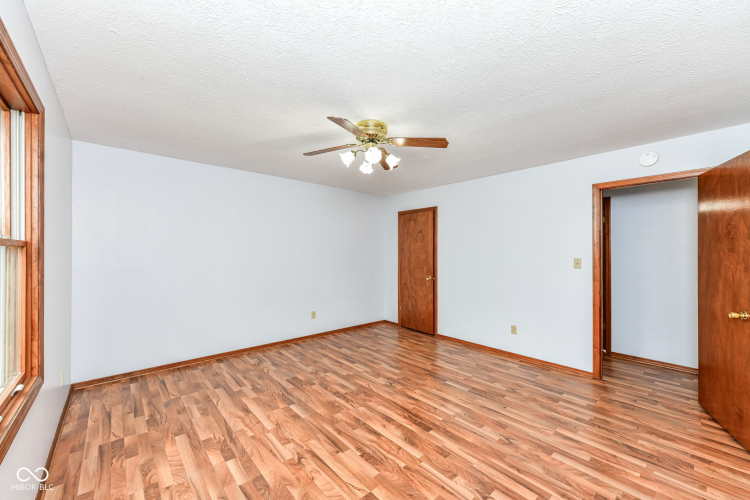 Listing Image 27