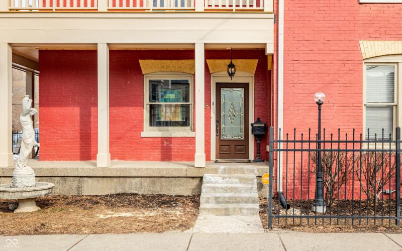 Listing Image 4
