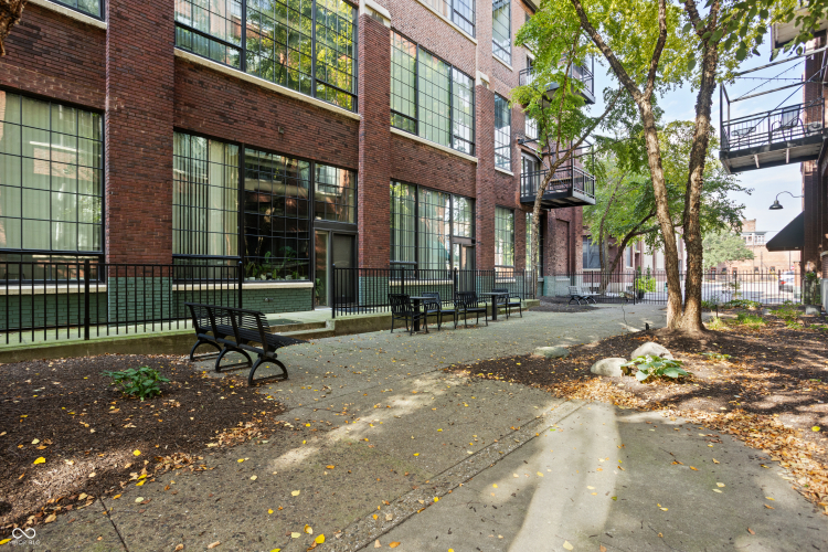 Listing Image 54