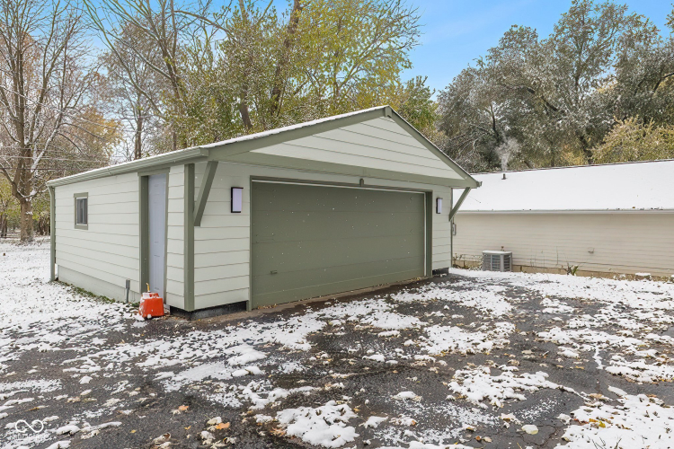 Listing Image 6
