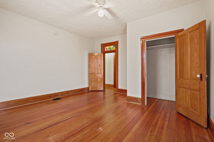 Listing Image 28