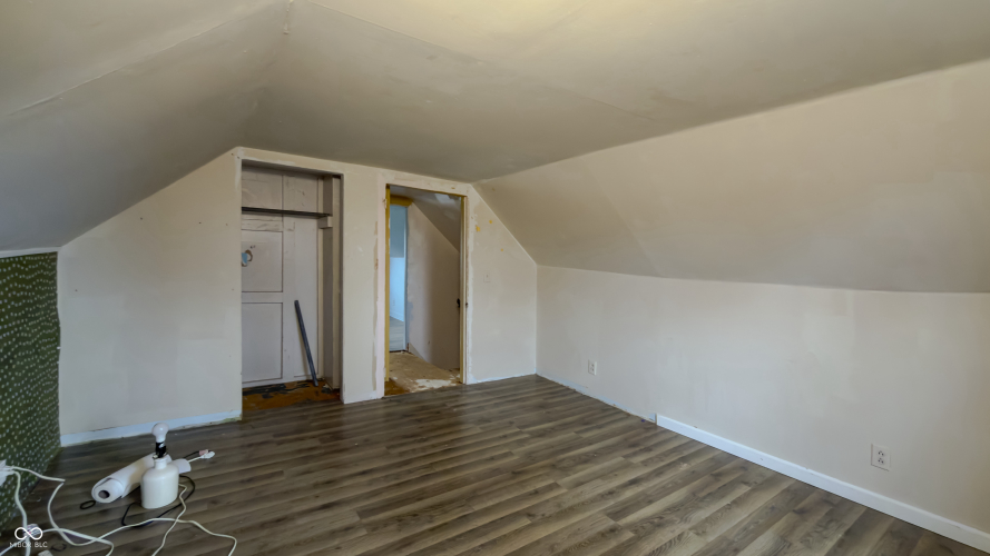 Listing Image 33