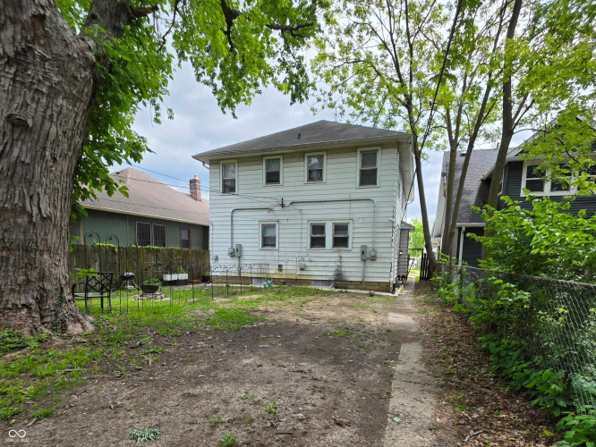 Listing Image 4