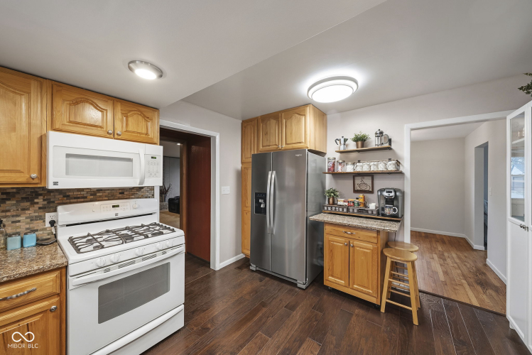 Listing Image 19