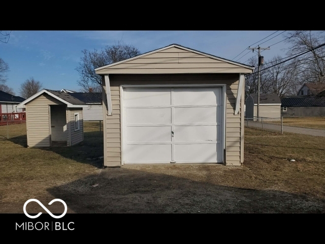 Listing Image 3