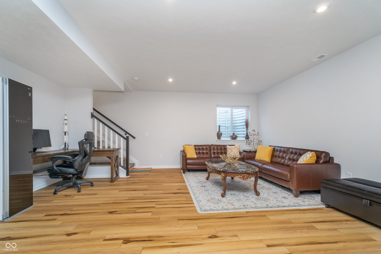 Listing Image 24