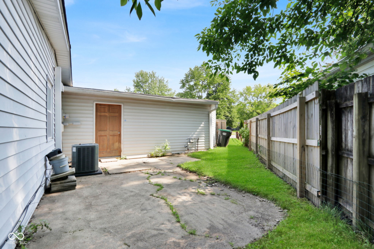 Listing Image 23