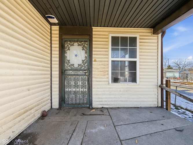 Listing Image 12