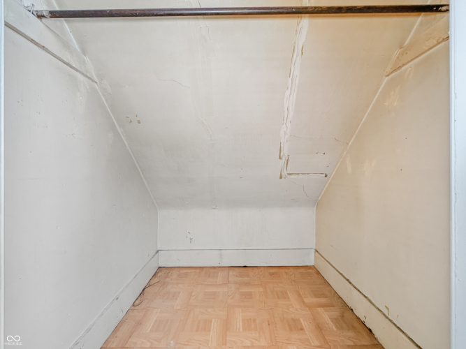 Listing Image 42