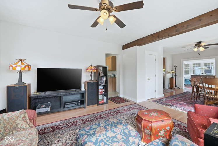 Listing Image 16