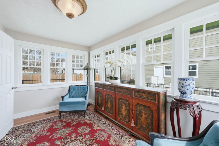 Listing Image 20