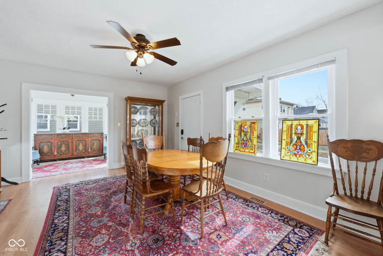 Listing Image 9