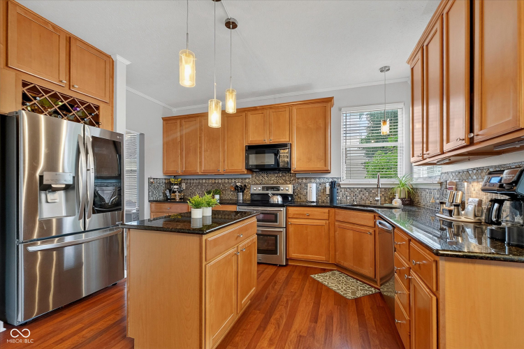 Listing Image 8