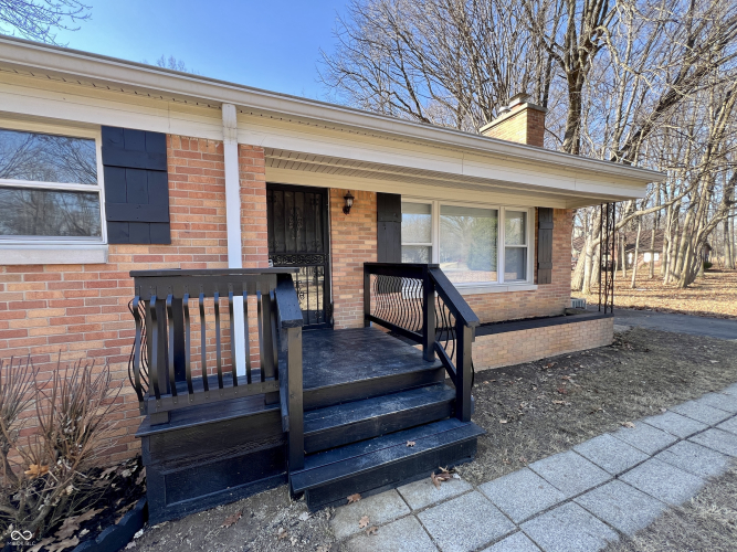 Listing Image 4