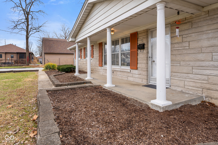 Listing Image 11