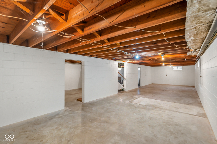 Listing Image 40
