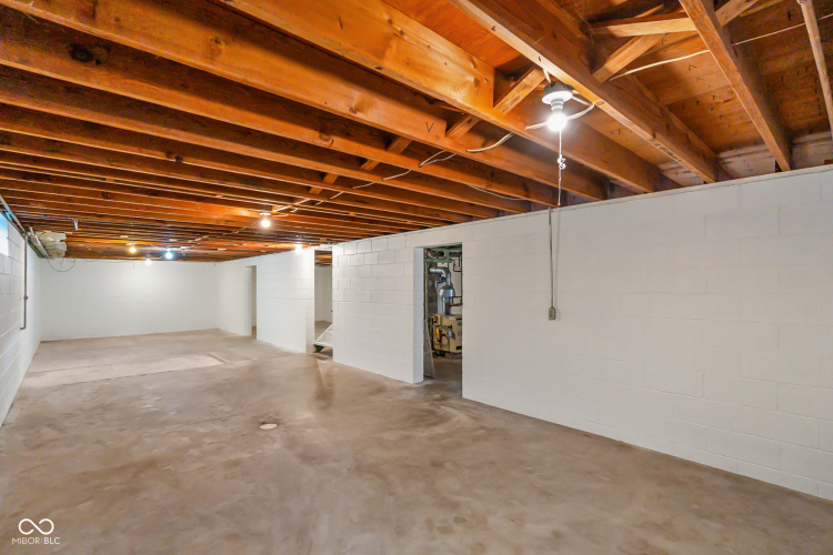 Listing Image 41