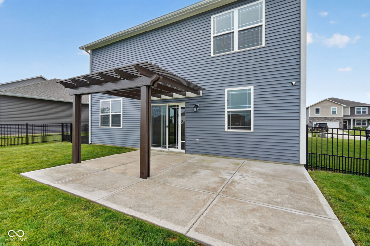 Listing Image 44