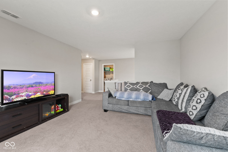 Listing Image 54