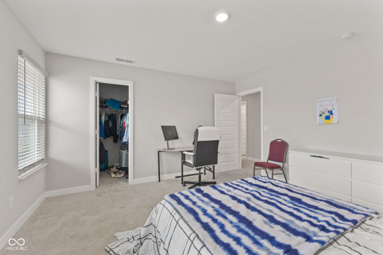 Listing Image 79