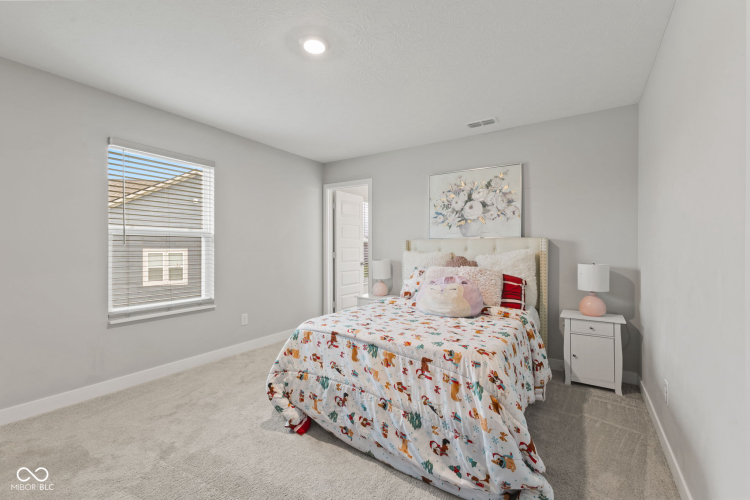 Listing Image 84
