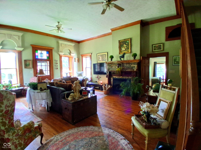 Listing Image 17