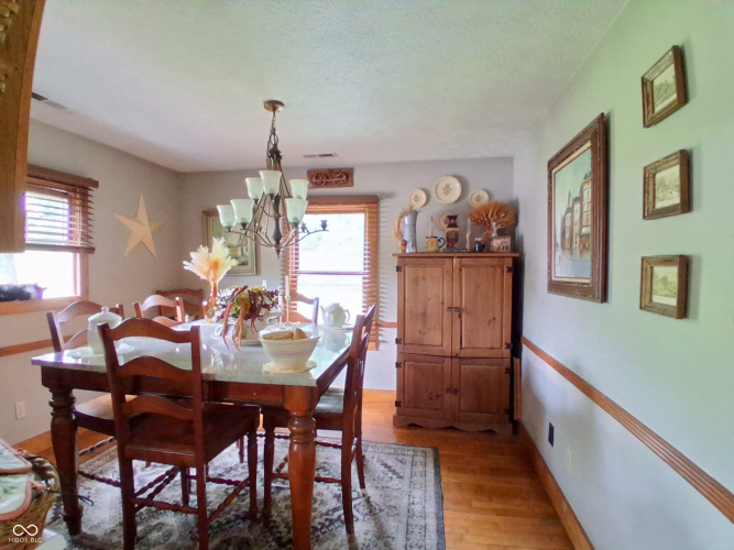 Listing Image 27