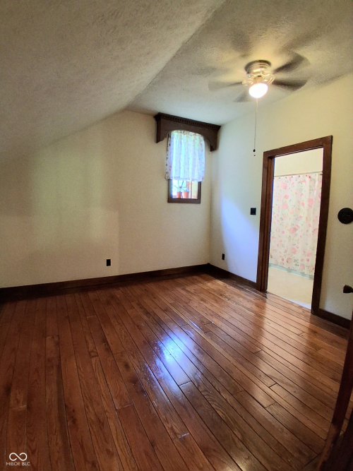 Listing Image 41