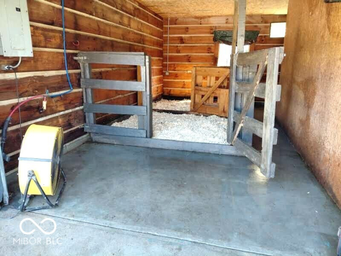 Listing Image 80