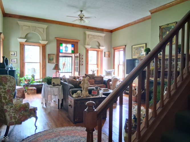 Listing Image 9