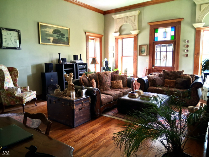 Listing Image 10
