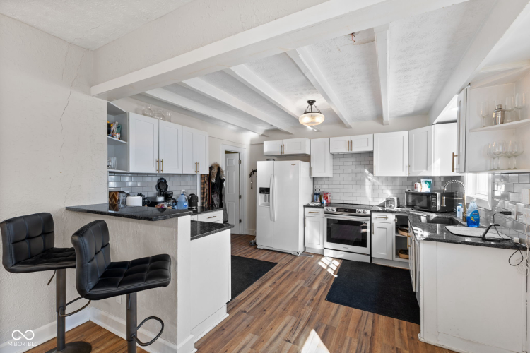 Listing Image 7