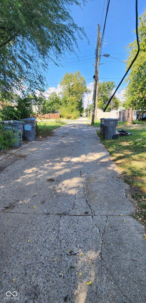 Listing Image 5