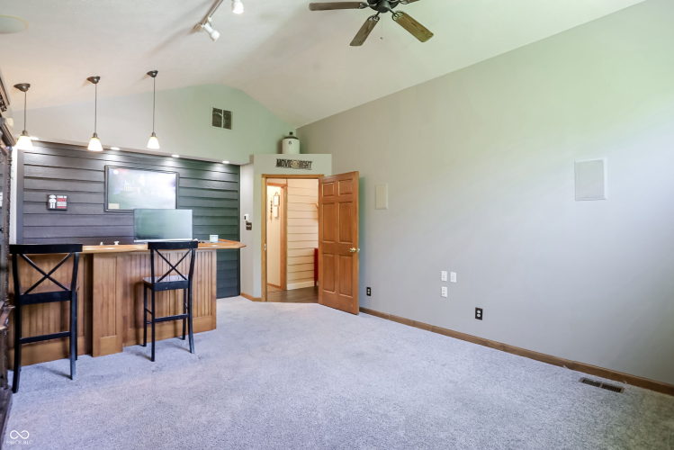 Listing Image 45