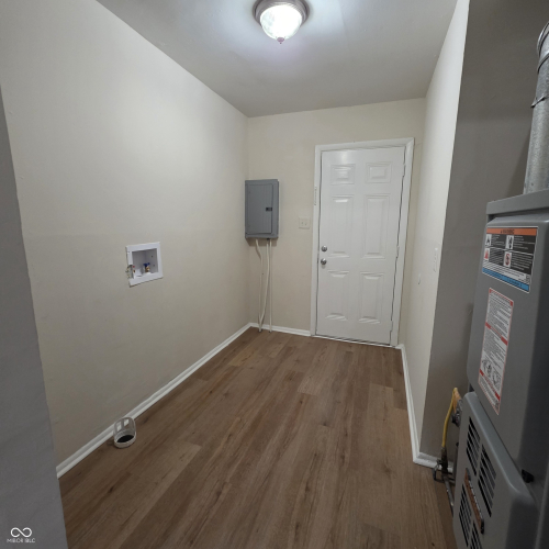 Listing Image 5