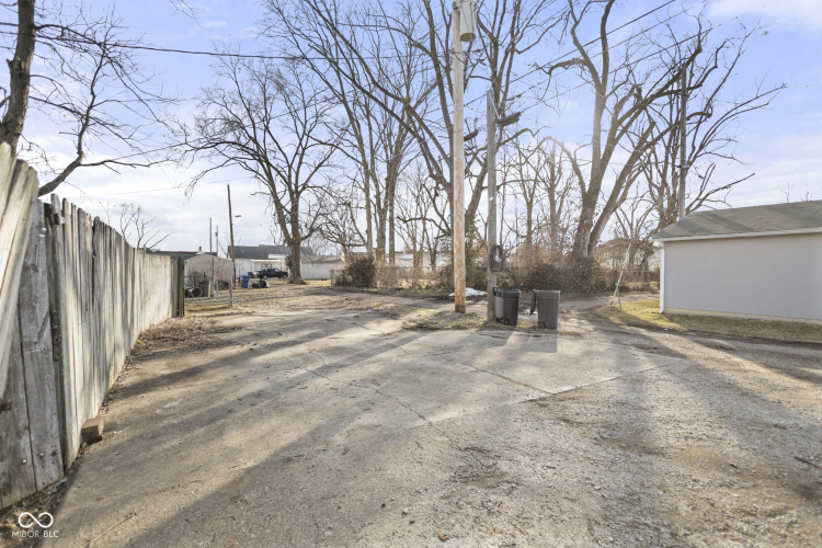 Listing Image 36