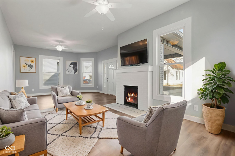 Listing Image 9