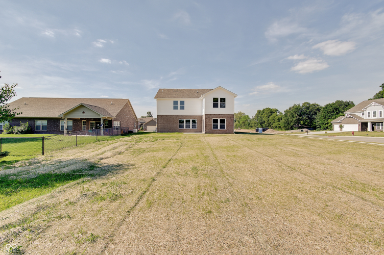 Listing Image 40