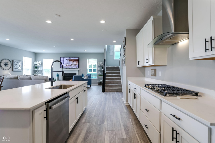 Listing Image 19