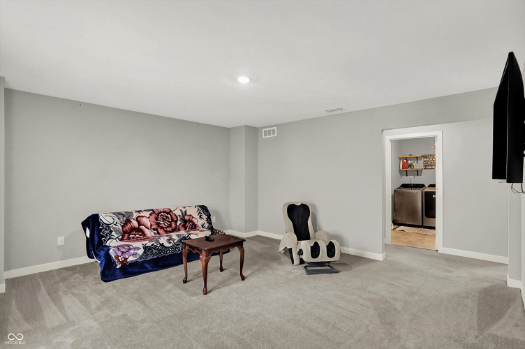 Listing Image 24
