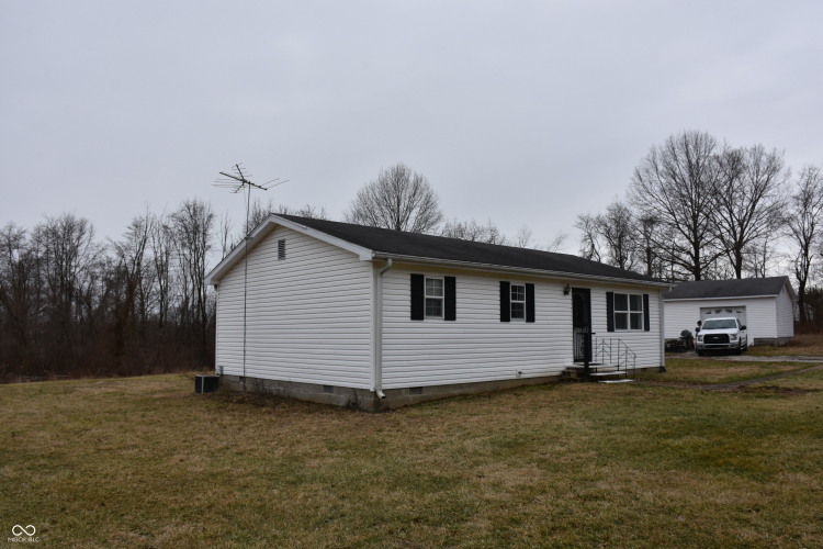Listing Image 12