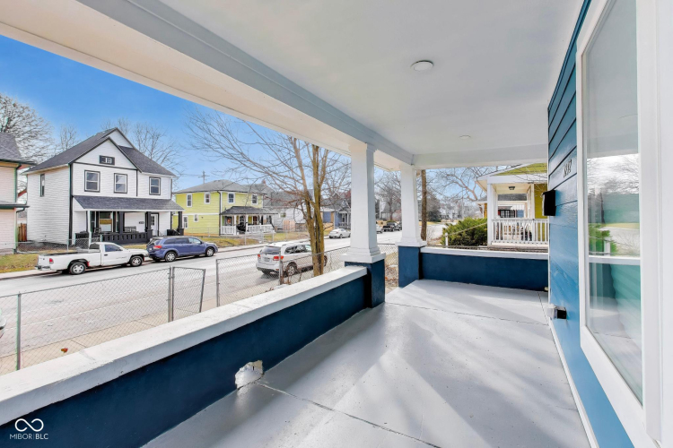 Listing Image 6