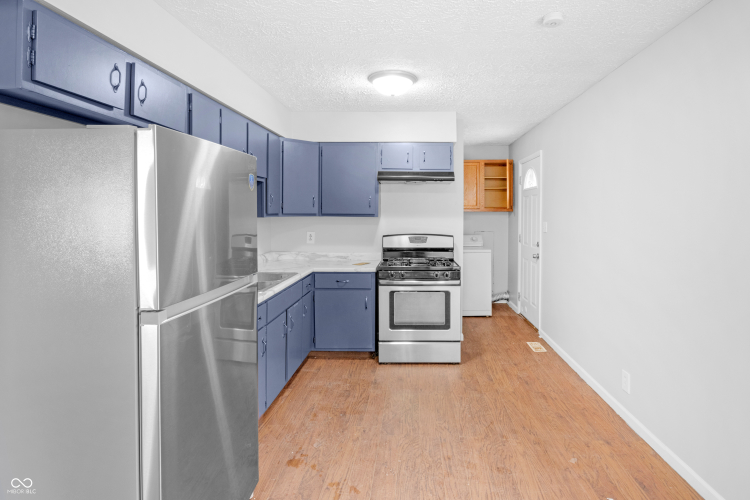 Listing Image 16