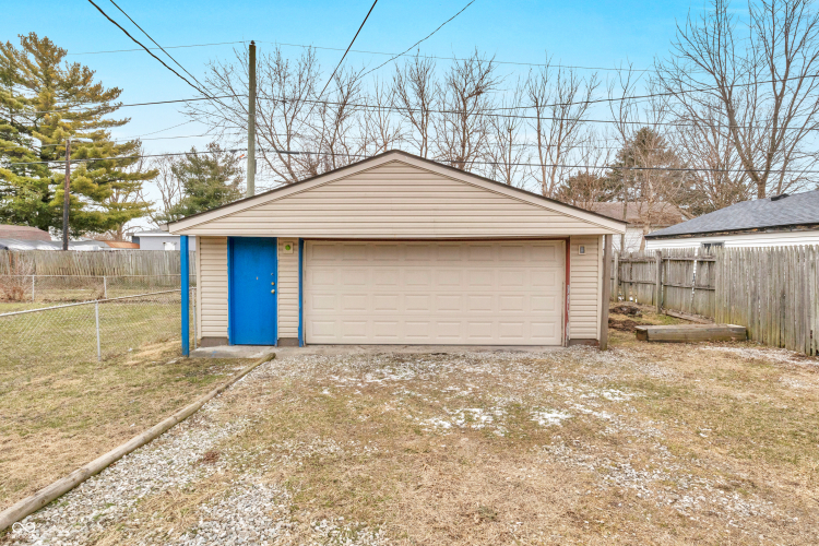 Listing Image 4