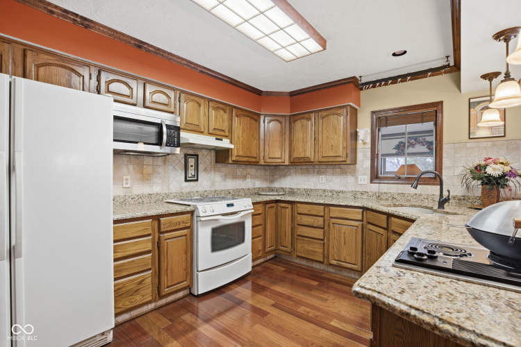 Listing Image 21