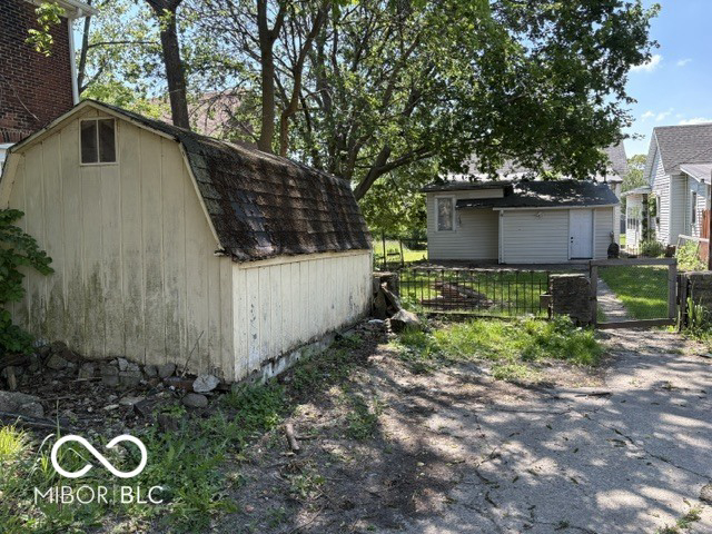 Listing Image 5